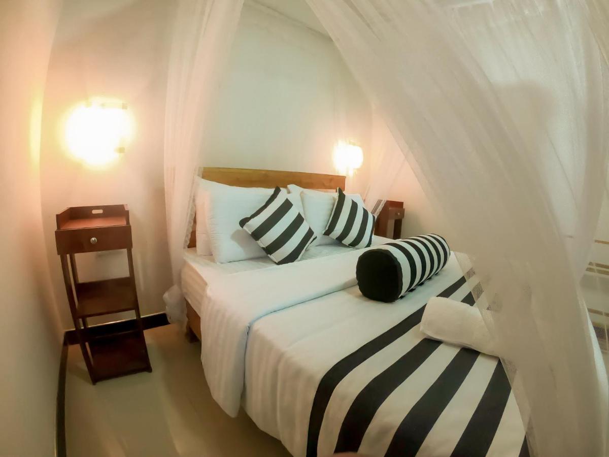 Ritz Inn Ella Zewnętrze zdjęcie