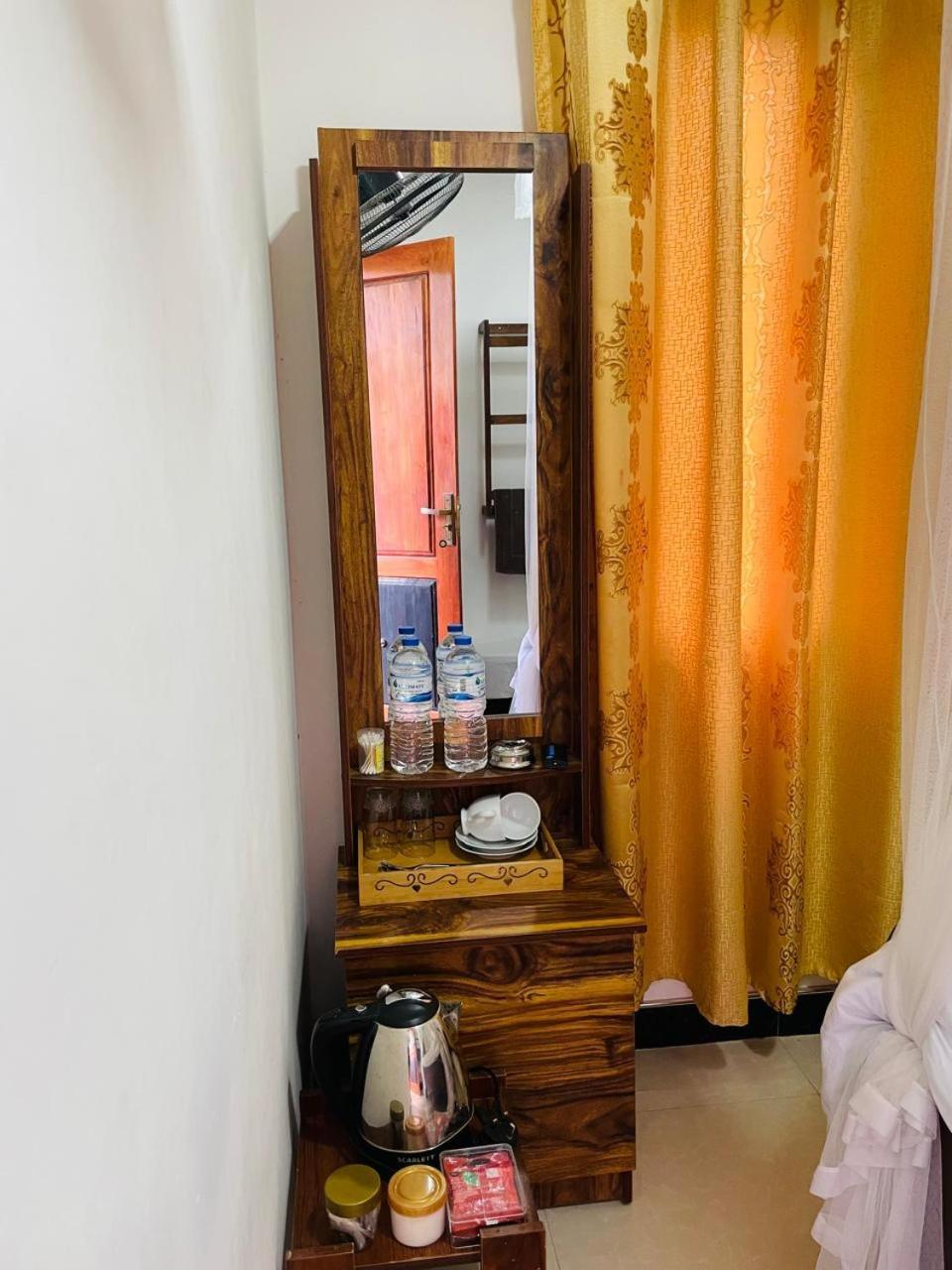 Ritz Inn Ella Zewnętrze zdjęcie